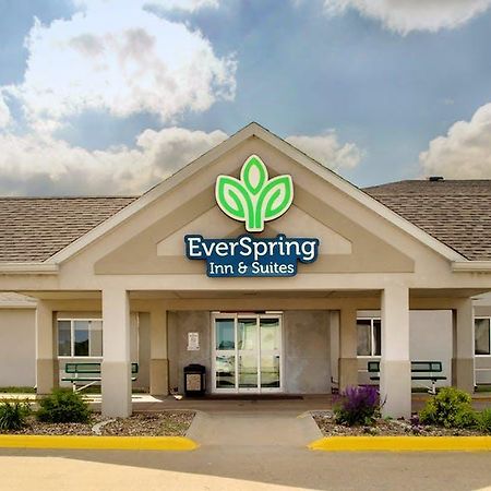 Everspring Inn & Suites Oskaloosa ภายนอก รูปภาพ