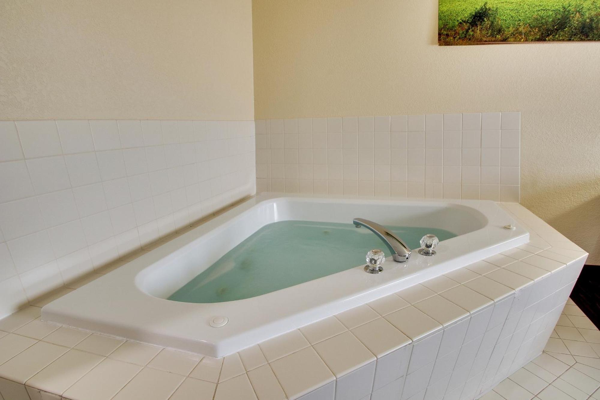 Everspring Inn & Suites Oskaloosa ภายนอก รูปภาพ