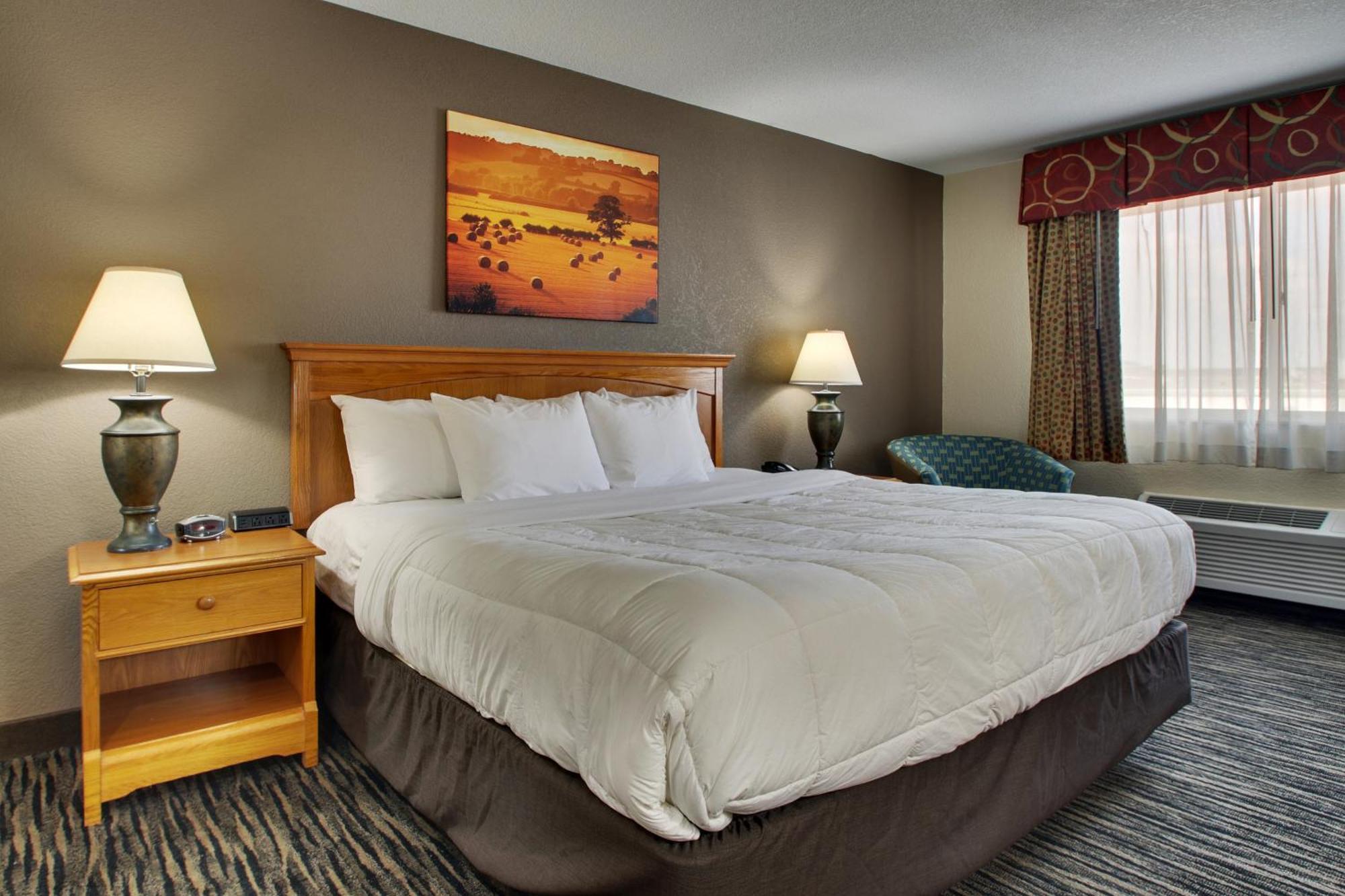 Everspring Inn & Suites Oskaloosa ภายนอก รูปภาพ