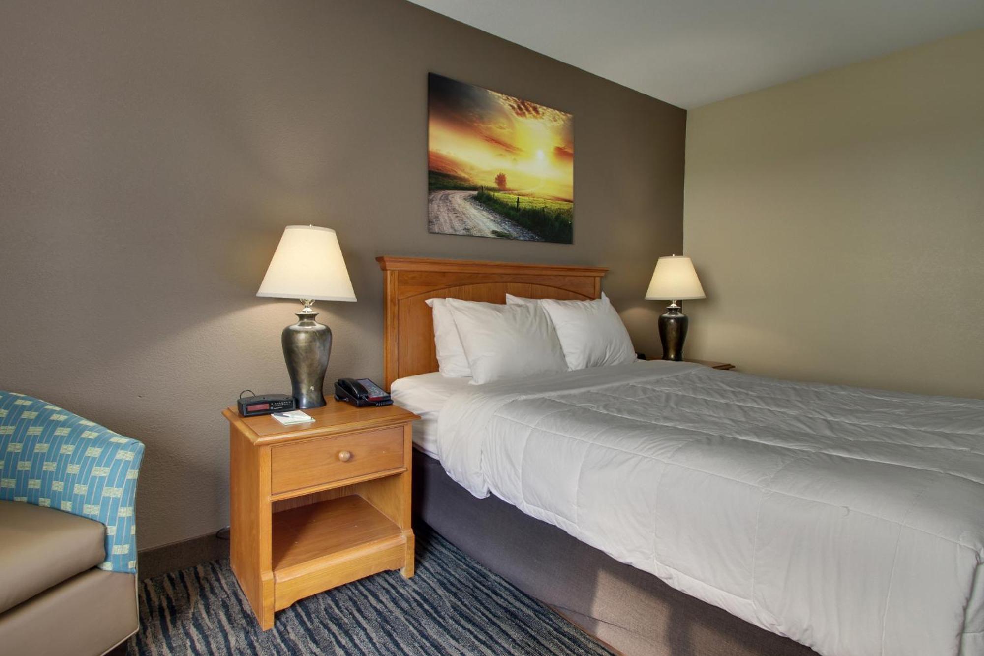 Everspring Inn & Suites Oskaloosa ภายนอก รูปภาพ