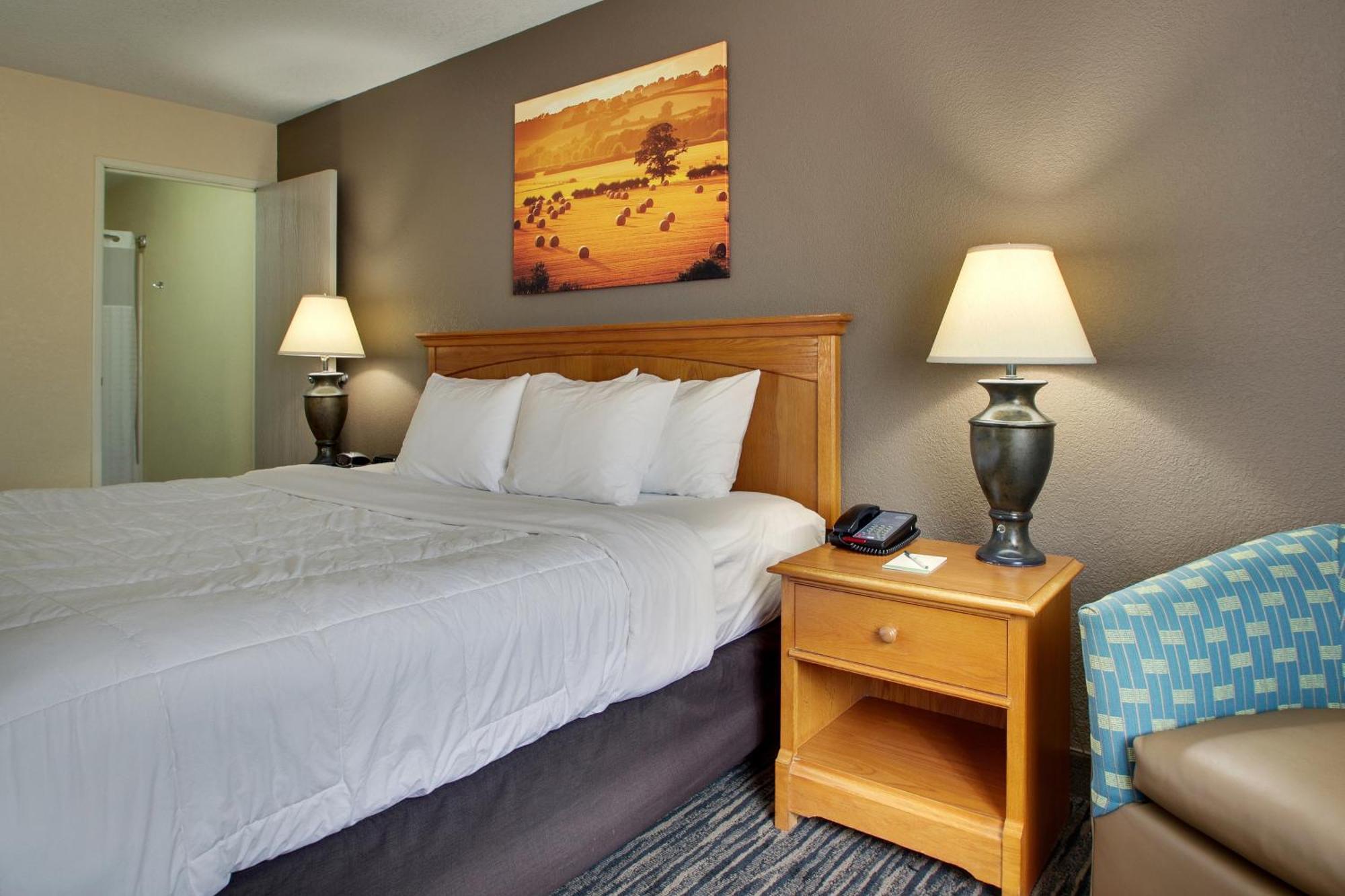 Everspring Inn & Suites Oskaloosa ภายนอก รูปภาพ