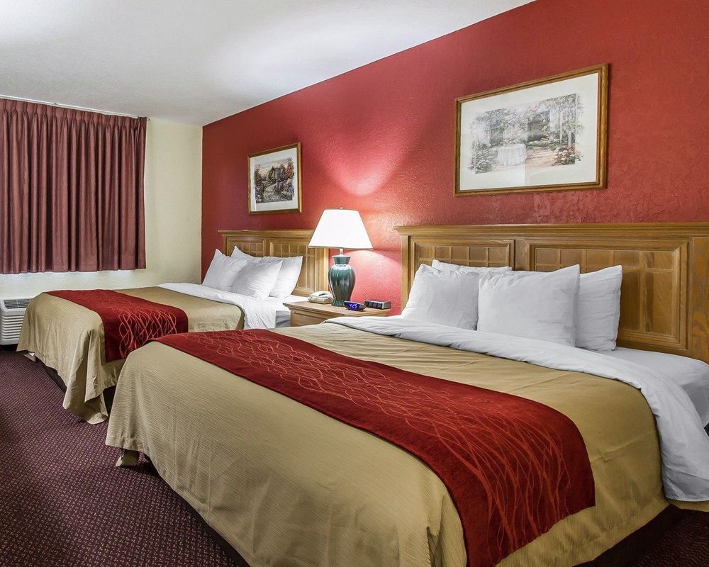 Everspring Inn & Suites Oskaloosa ภายนอก รูปภาพ