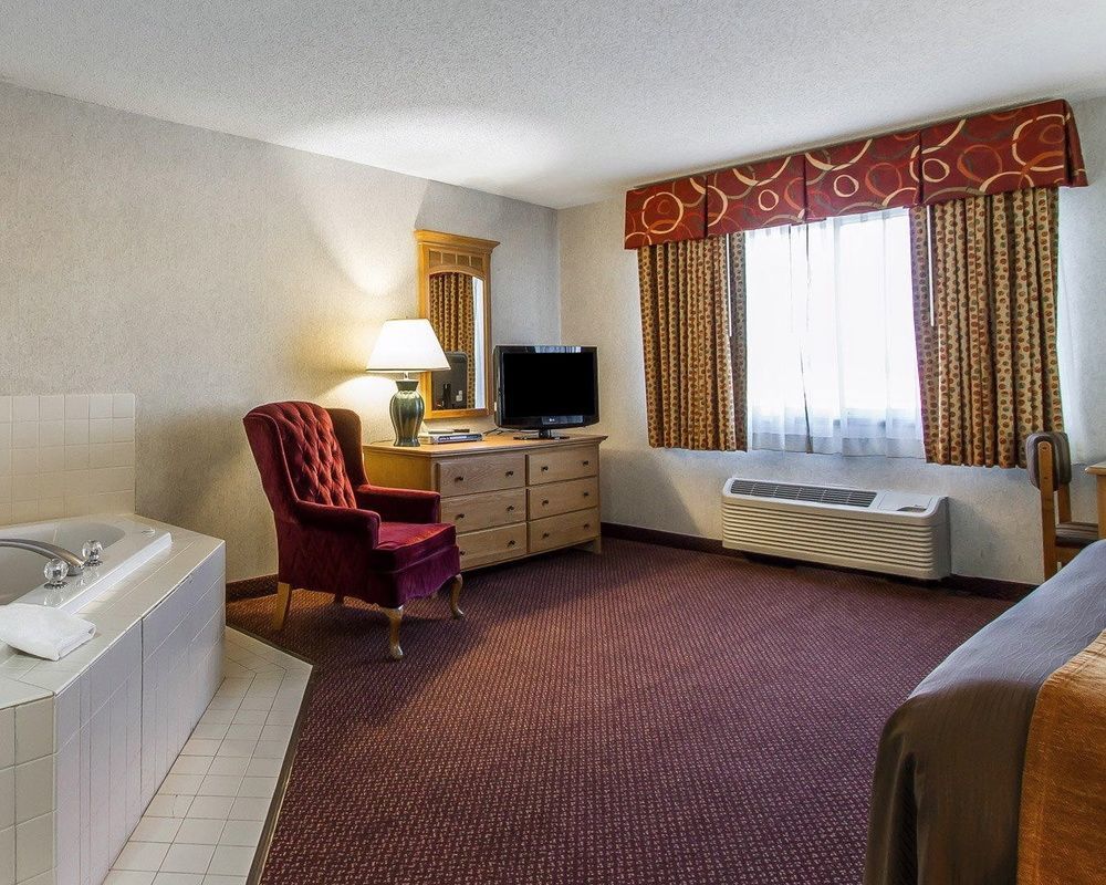 Everspring Inn & Suites Oskaloosa ภายนอก รูปภาพ