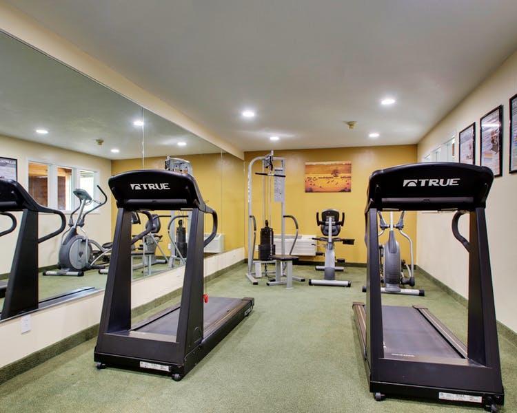 Everspring Inn & Suites Oskaloosa ภายนอก รูปภาพ