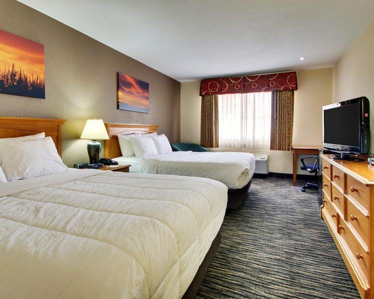 Everspring Inn & Suites Oskaloosa ภายนอก รูปภาพ