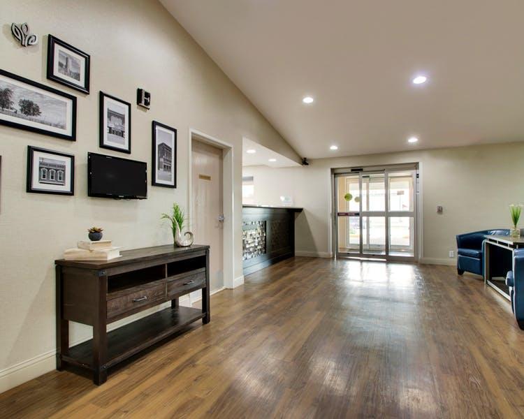 Everspring Inn & Suites Oskaloosa ภายนอก รูปภาพ