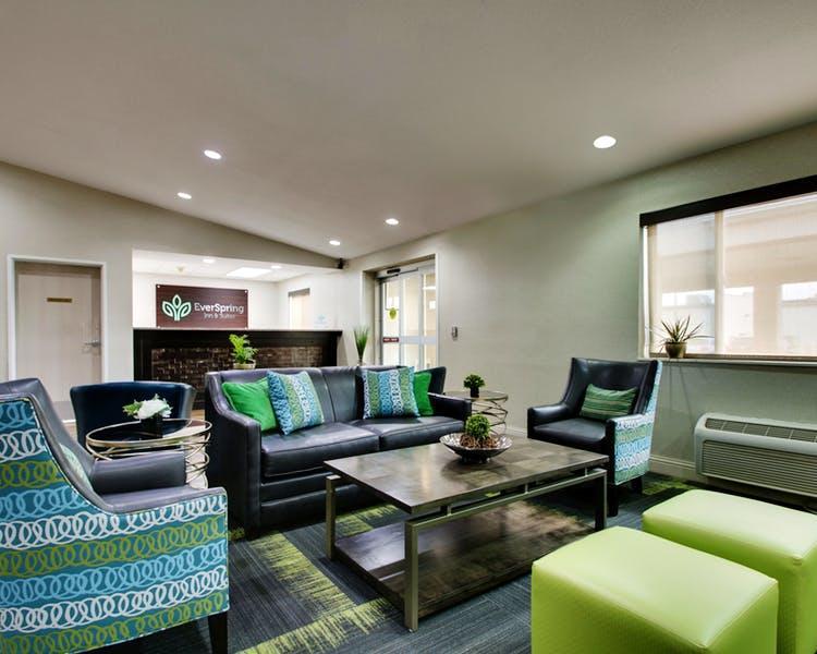 Everspring Inn & Suites Oskaloosa ภายนอก รูปภาพ