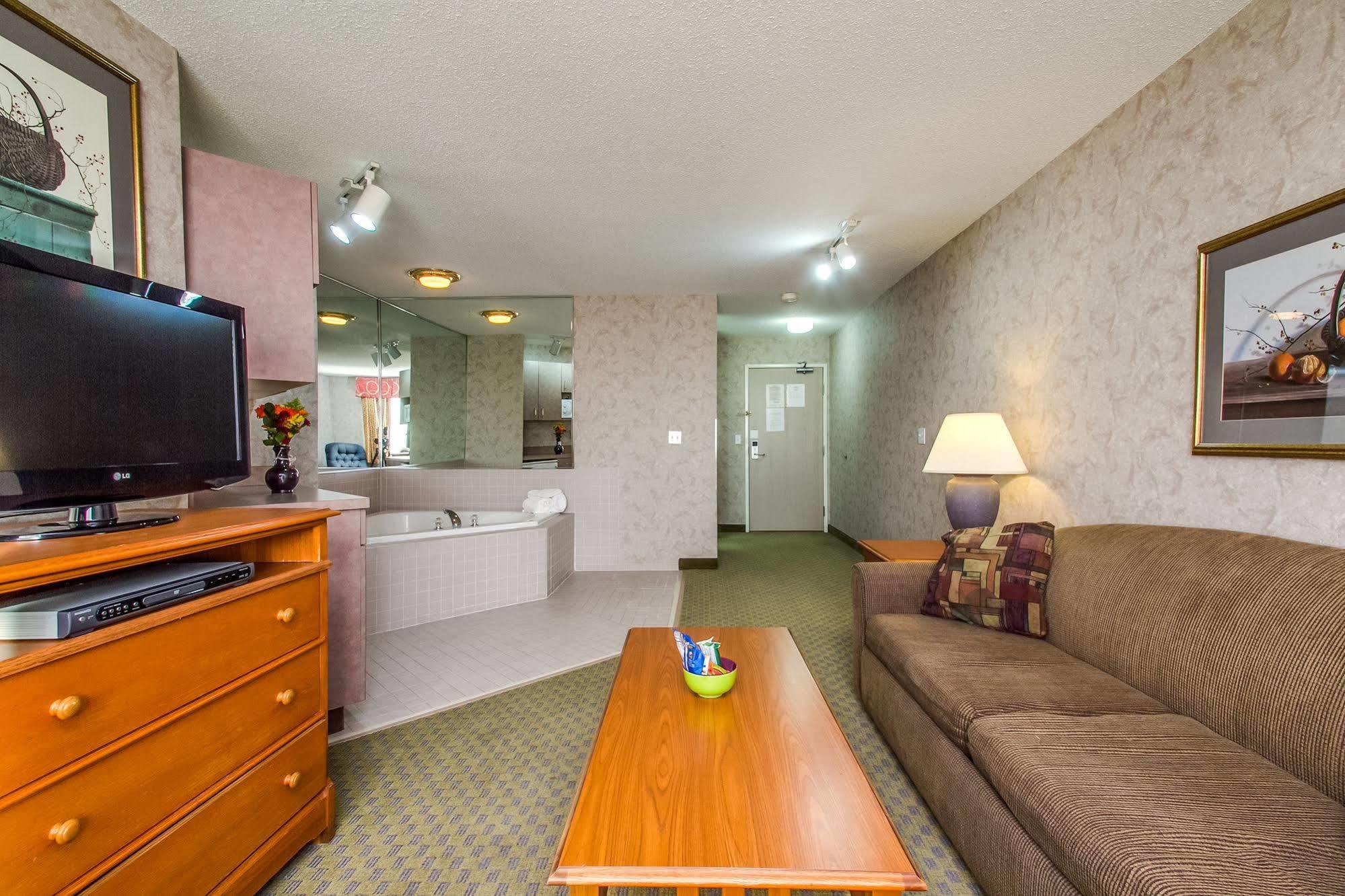 Everspring Inn & Suites Oskaloosa ภายนอก รูปภาพ